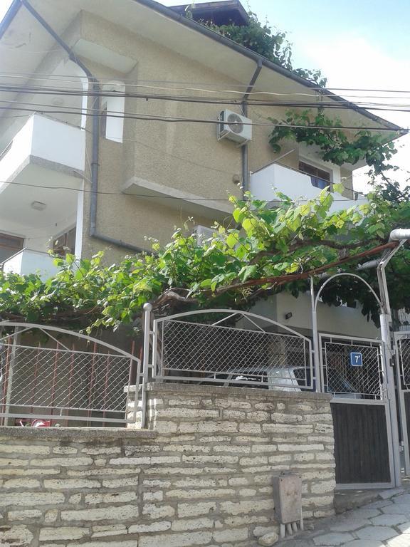 בלצ'יק Guest Rooms Radost מראה חיצוני תמונה
